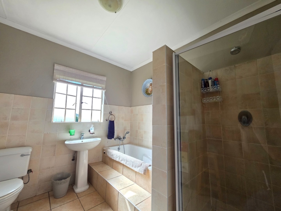 6 Bedroom Property for Sale in Olifantsnek North West